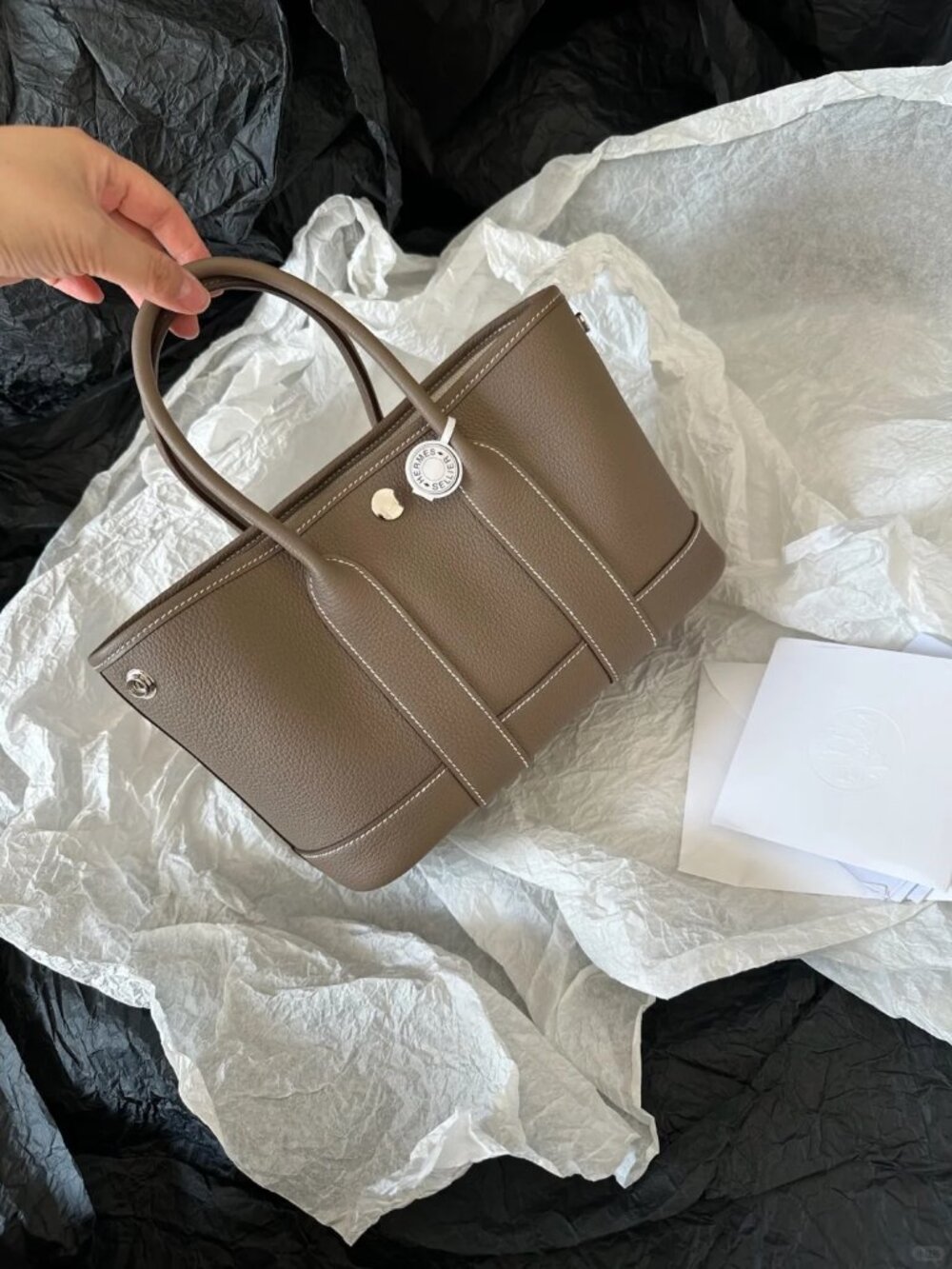 Classic Hermes Bags: A Stylish and Versatile Choice for Elegance